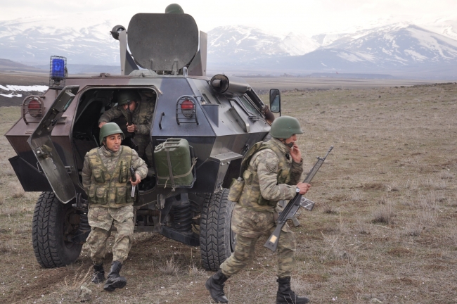 Mehmetçik, eksi 15 derecede 24 saat nöbette